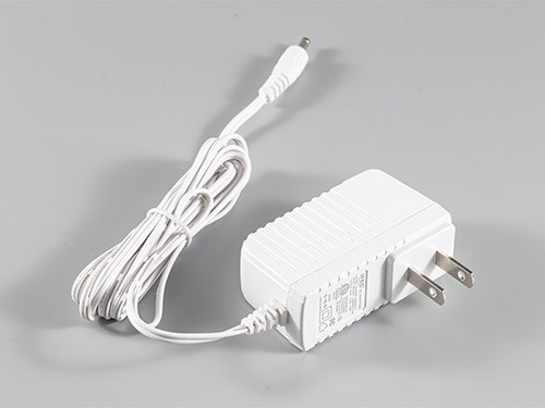 JF005WR电源适配器 立式美规白色
